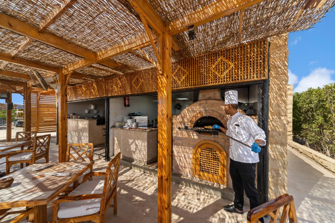 Курортний комплекс The Cascades Golf Resort, & Thalasso 5*