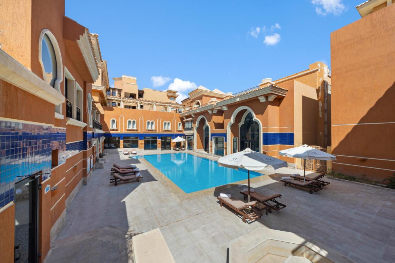 Курортний комплекс The Cascades Golf Resort, & Thalasso 5*